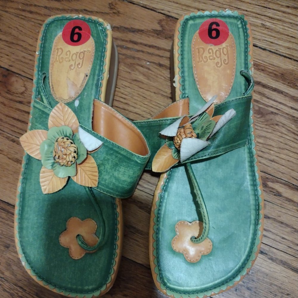 VINTAGE Ragg Flower Wedges Sz 9